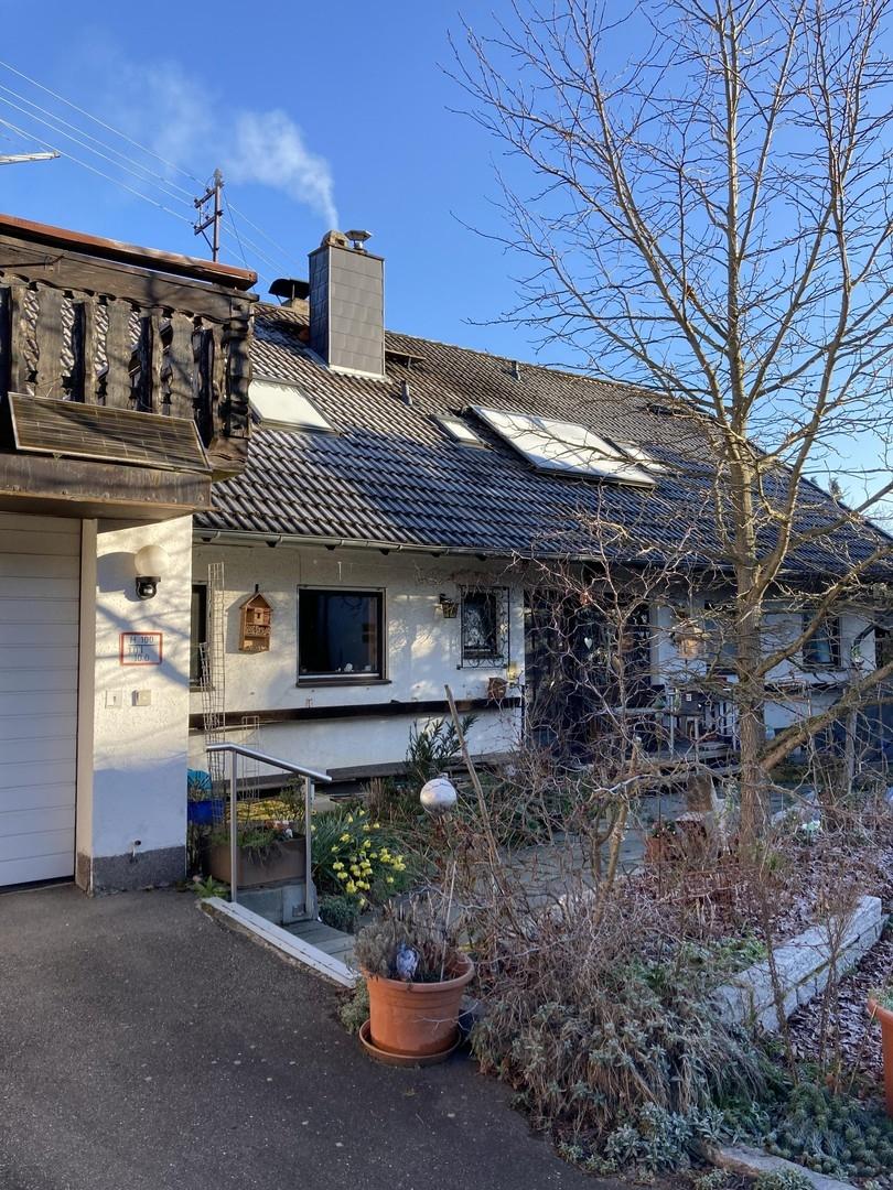 Vorgarten mit Eingang 
