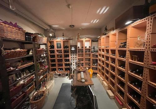 (Wein)-Keller