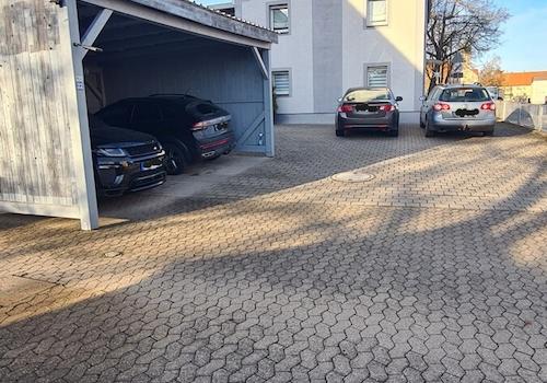 Hof, Carport