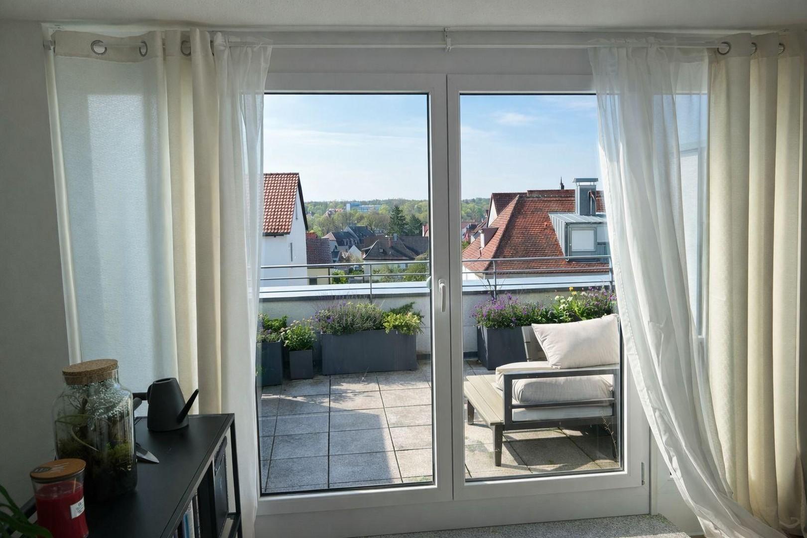 Sicht Studio auf Dachterrasse
