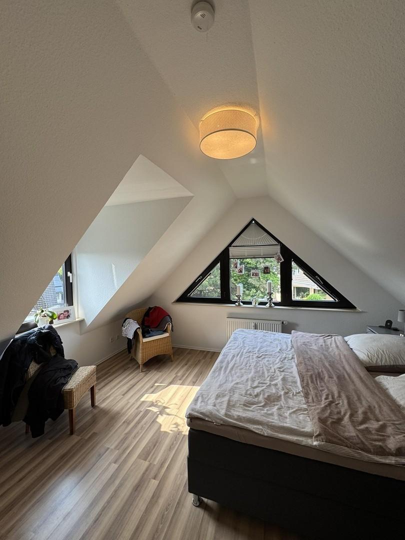 Schlafzimmer / Büro 1