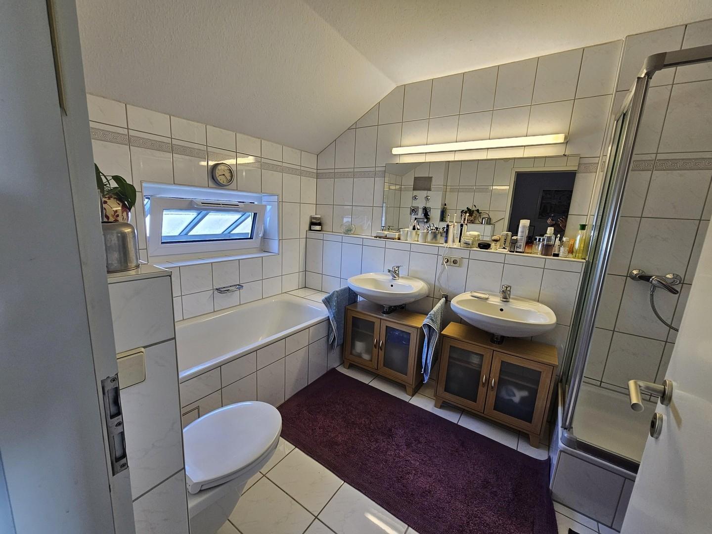 Bad und Dusche