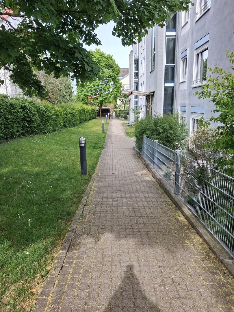 Gebäude, Eingang (Allee)