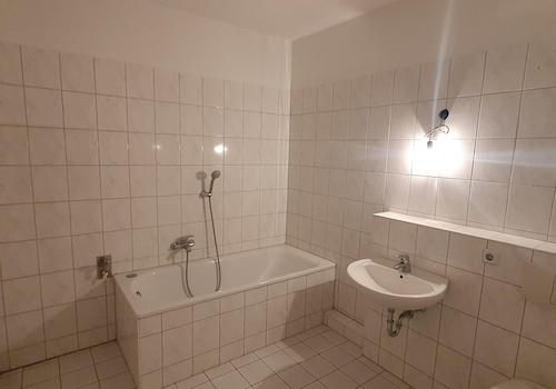 Bad OG mit Wanne