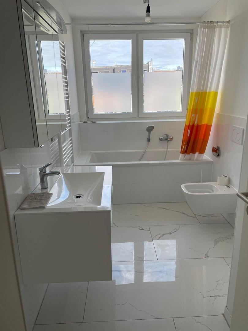 Tageslichtbad m. Badewanne