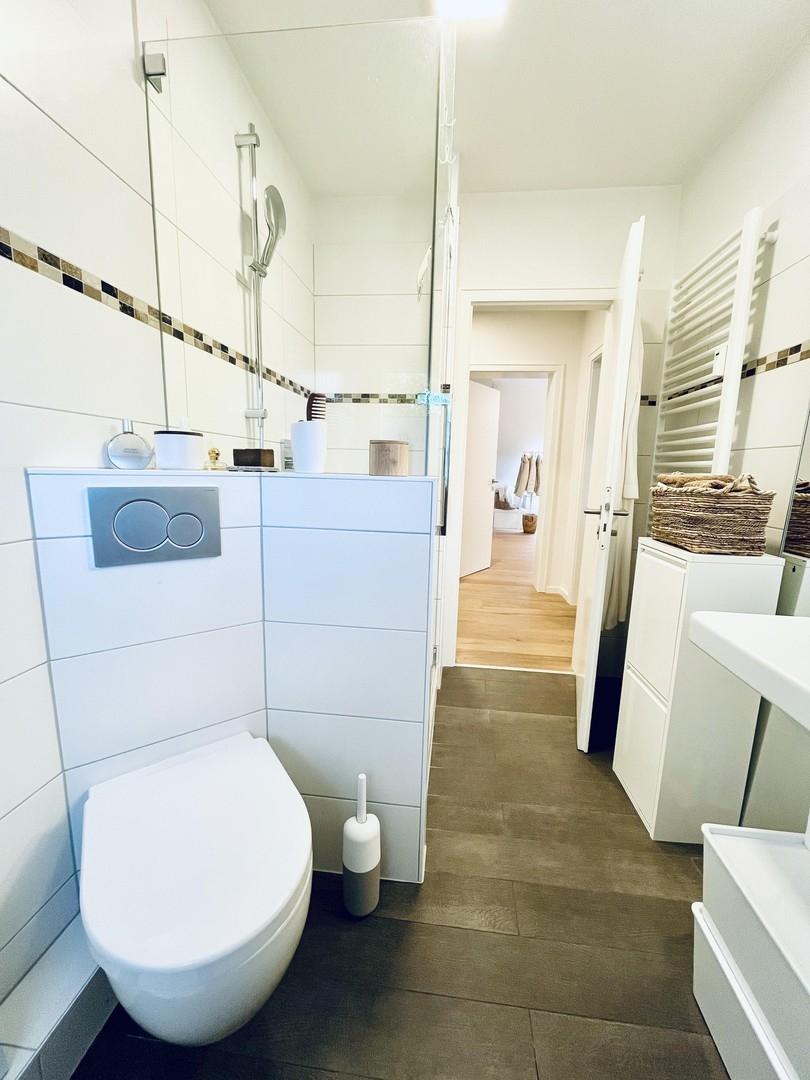 Bad - WC-Blick zu Schlafzimmer