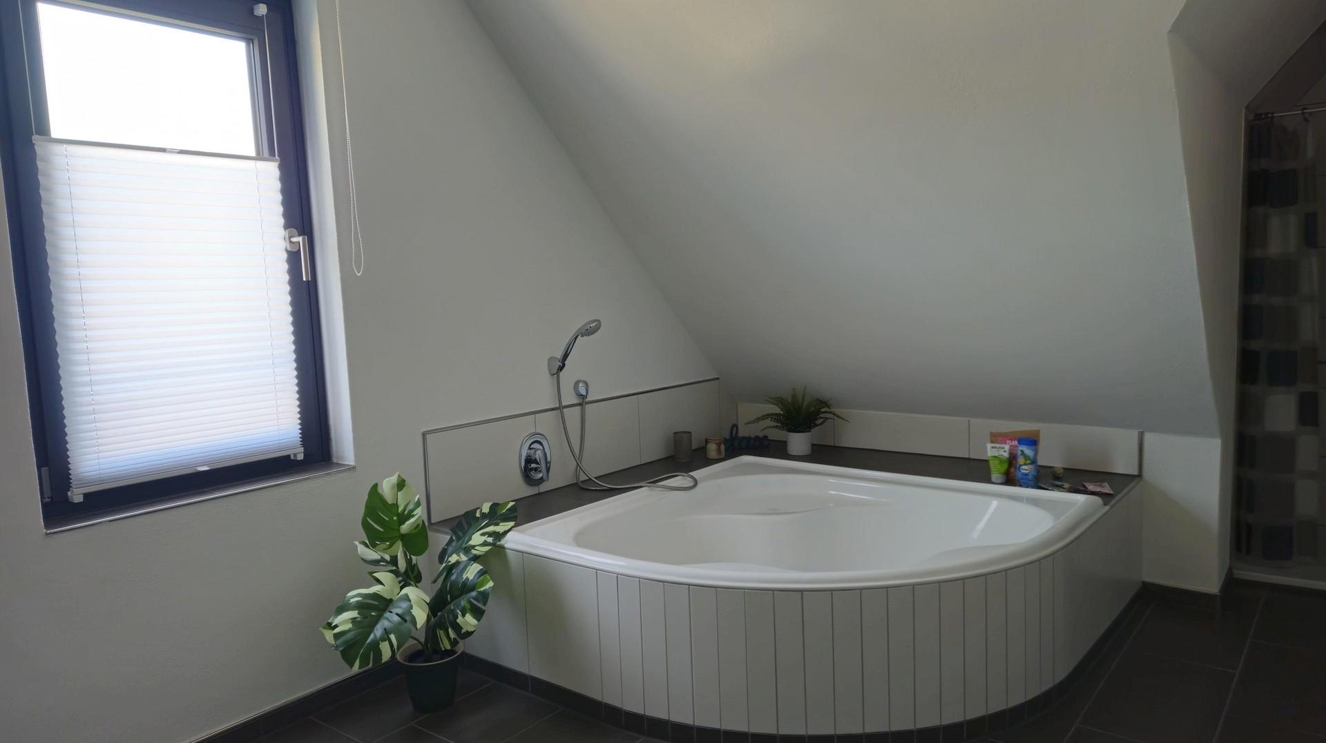 große Badewanne