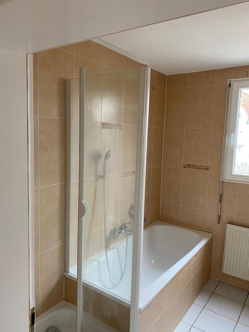 Badewanne + Dusche