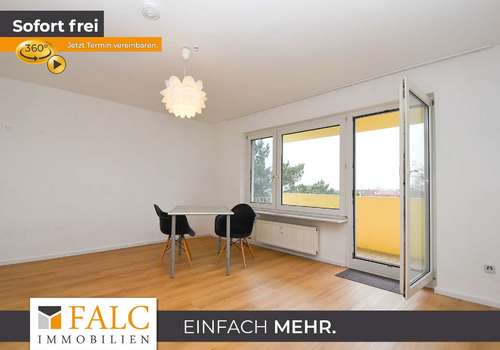 Blick Wohnzimmer zum Balkon rechts