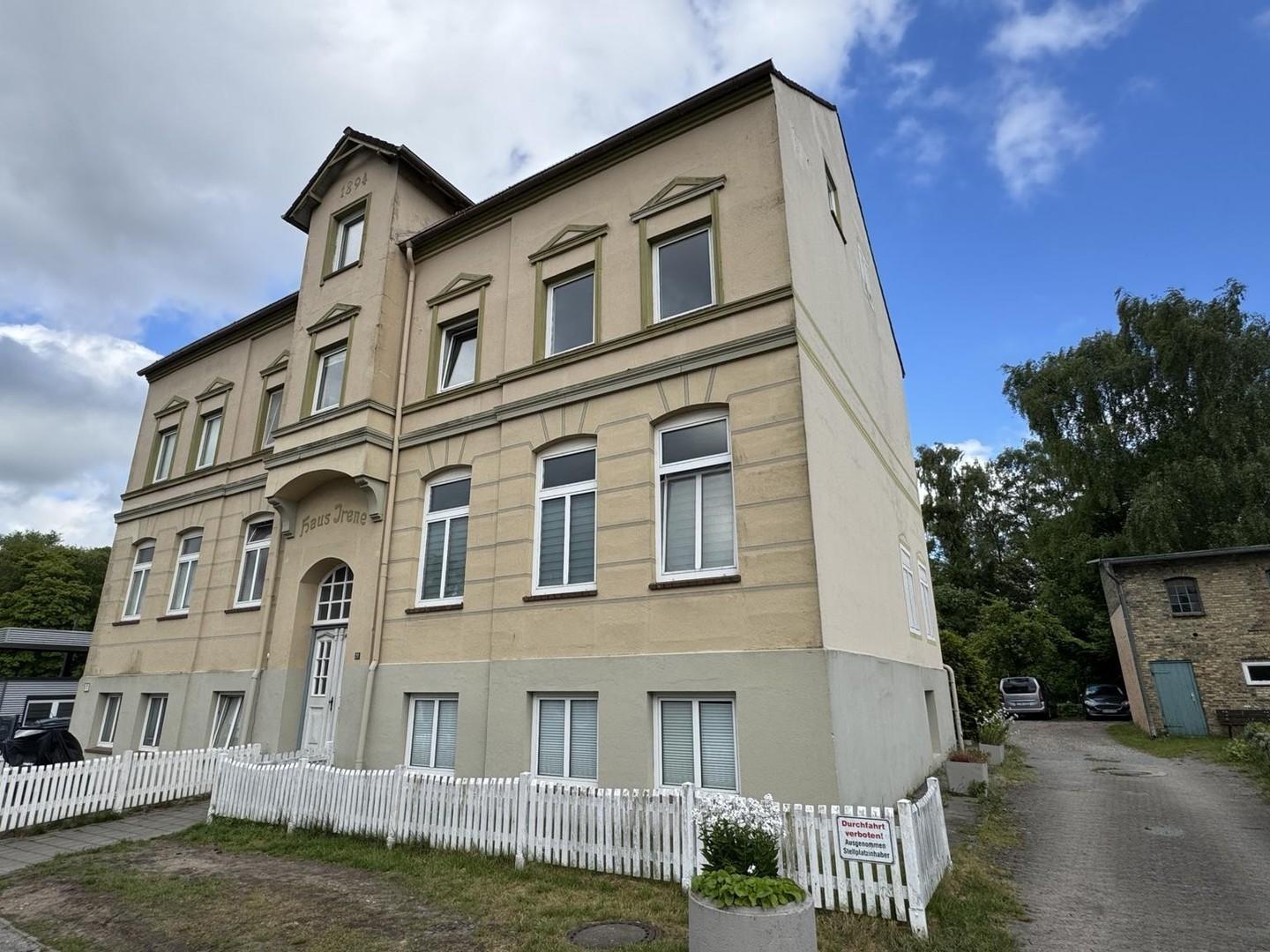 vordere Hausansicht