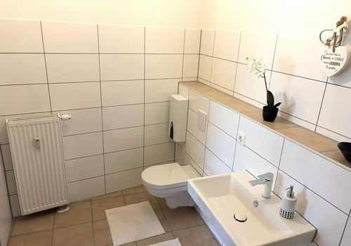 Bad moderne Sanitäausstattung