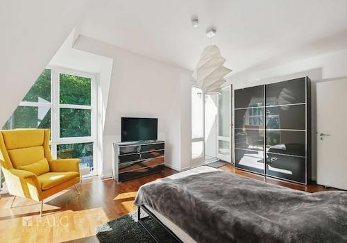 Schlafzimmer mit Zugang Balkon