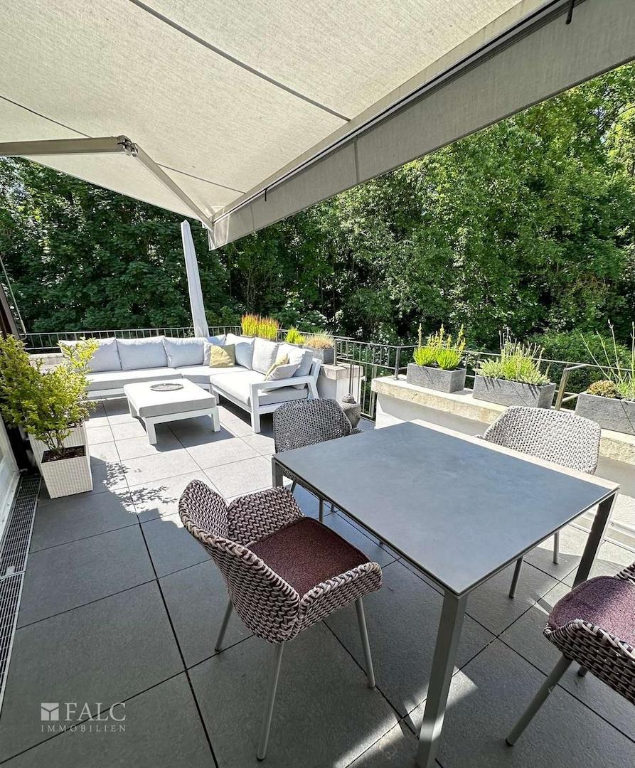großzügige Dachterrasse (3.OG)
