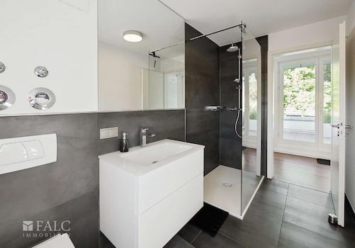 Bad mit Dusche (3.OG)