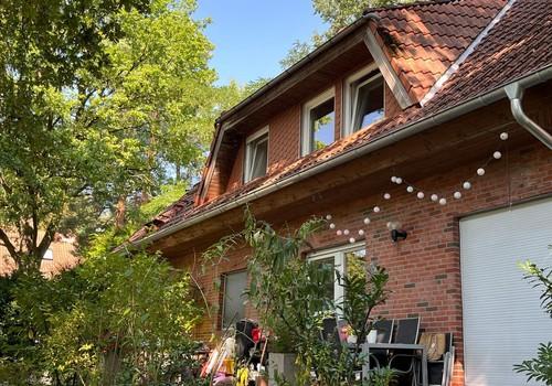 Haus Seite mit Terrasse EG