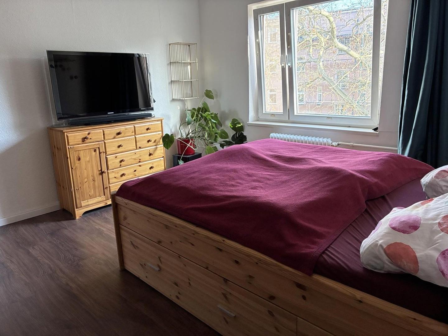 Schlafzimmer 1