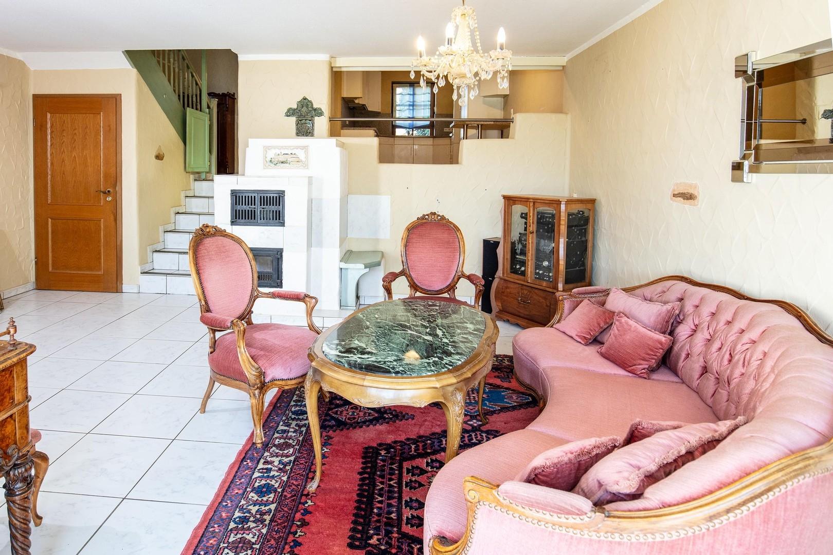 Wohnzimmer mit Kachelofen