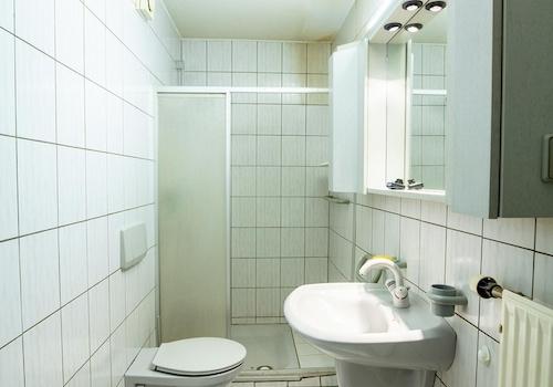 Bad/WC Zimmer 1