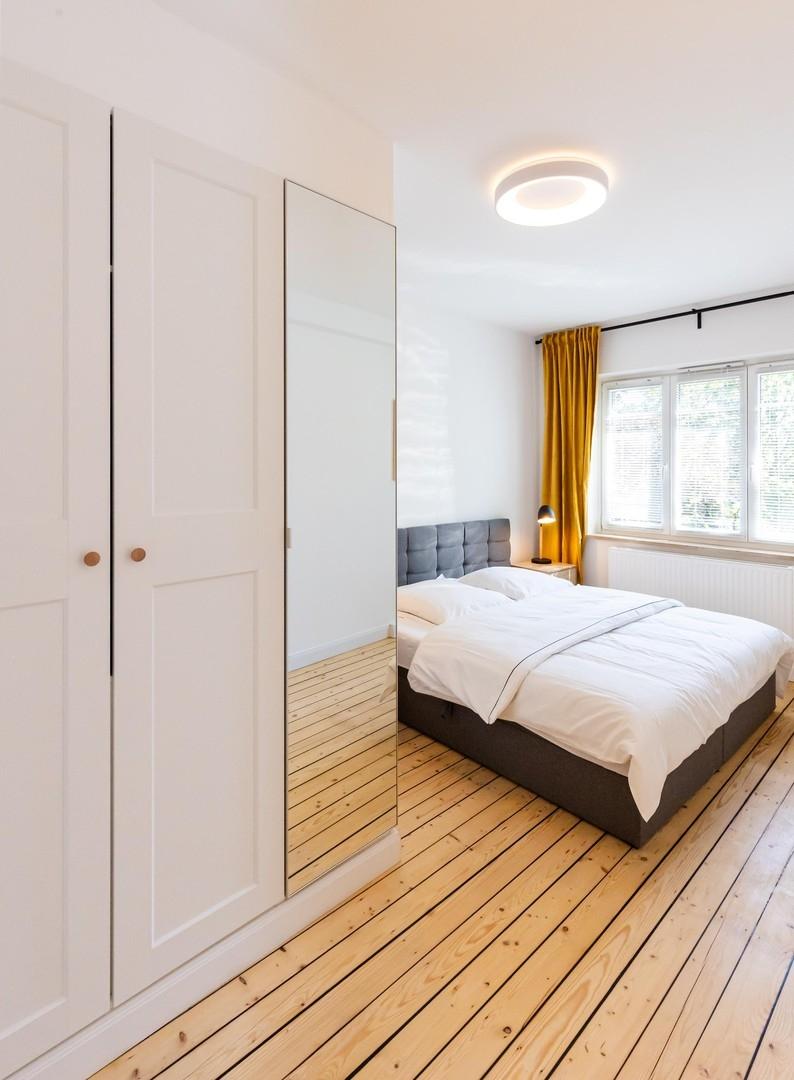 9.	Hauptschlafzimmer Bild_01