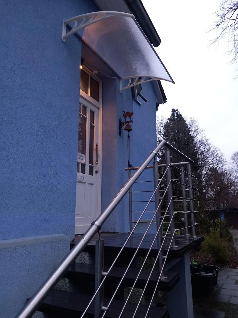 Eingang mit Dach