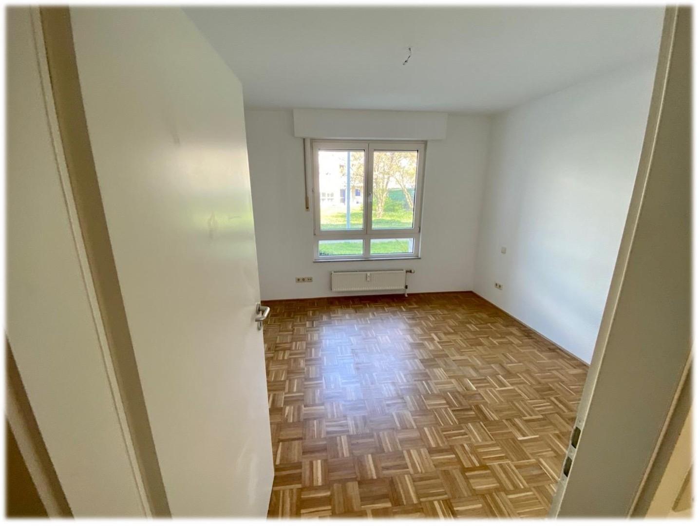 Raum 3 bspw Büro
