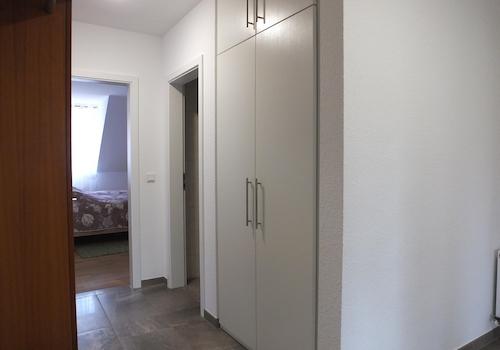 Flur / Einbauschrank