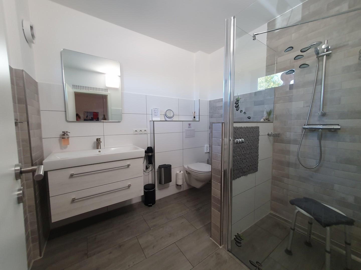 Einliegerwohnung - Bad