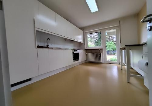 Küche mit Gartenzugang