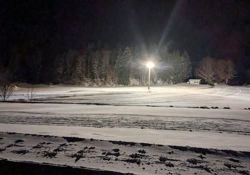 Skiloipe nachtbeleuchtet