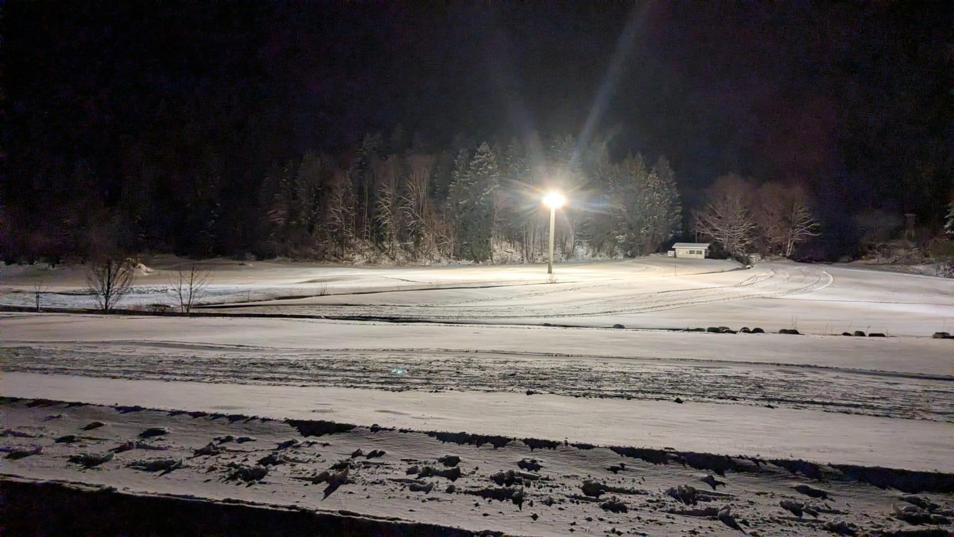 Skiloipe nachtbeleuchtet