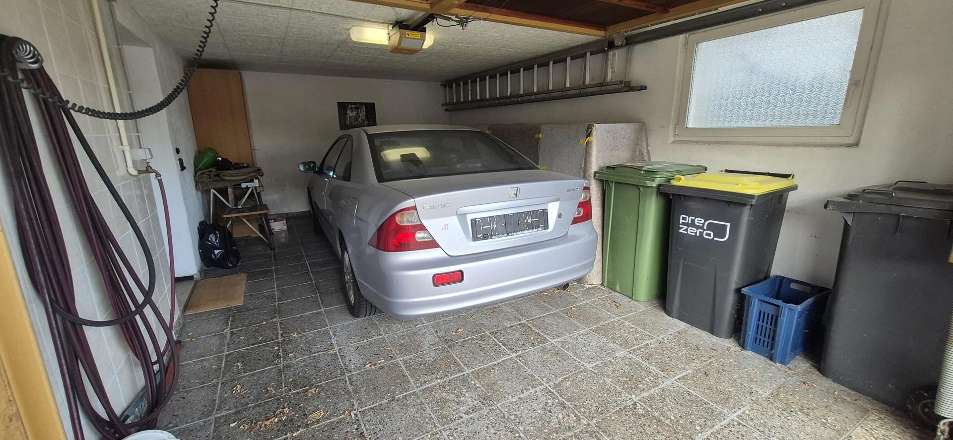 Große Garage 