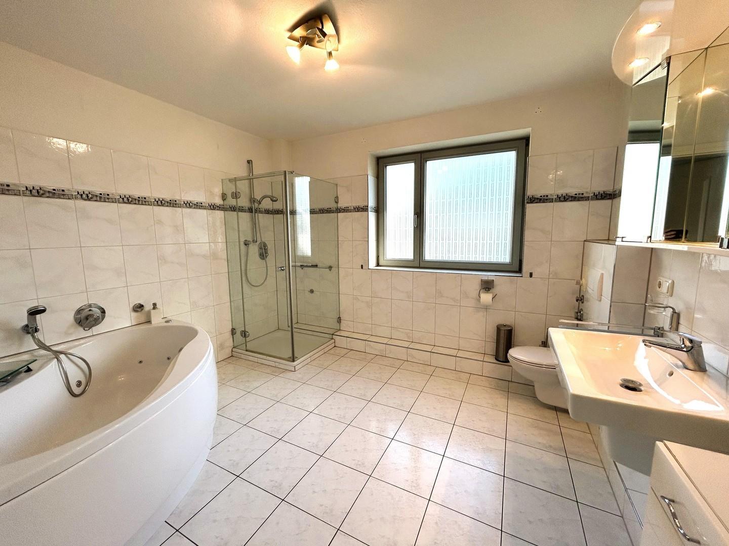 Badezimmer EG