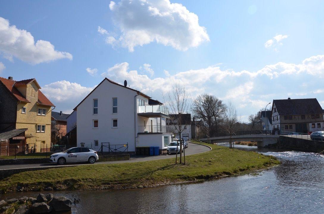 Haus am Flussufer