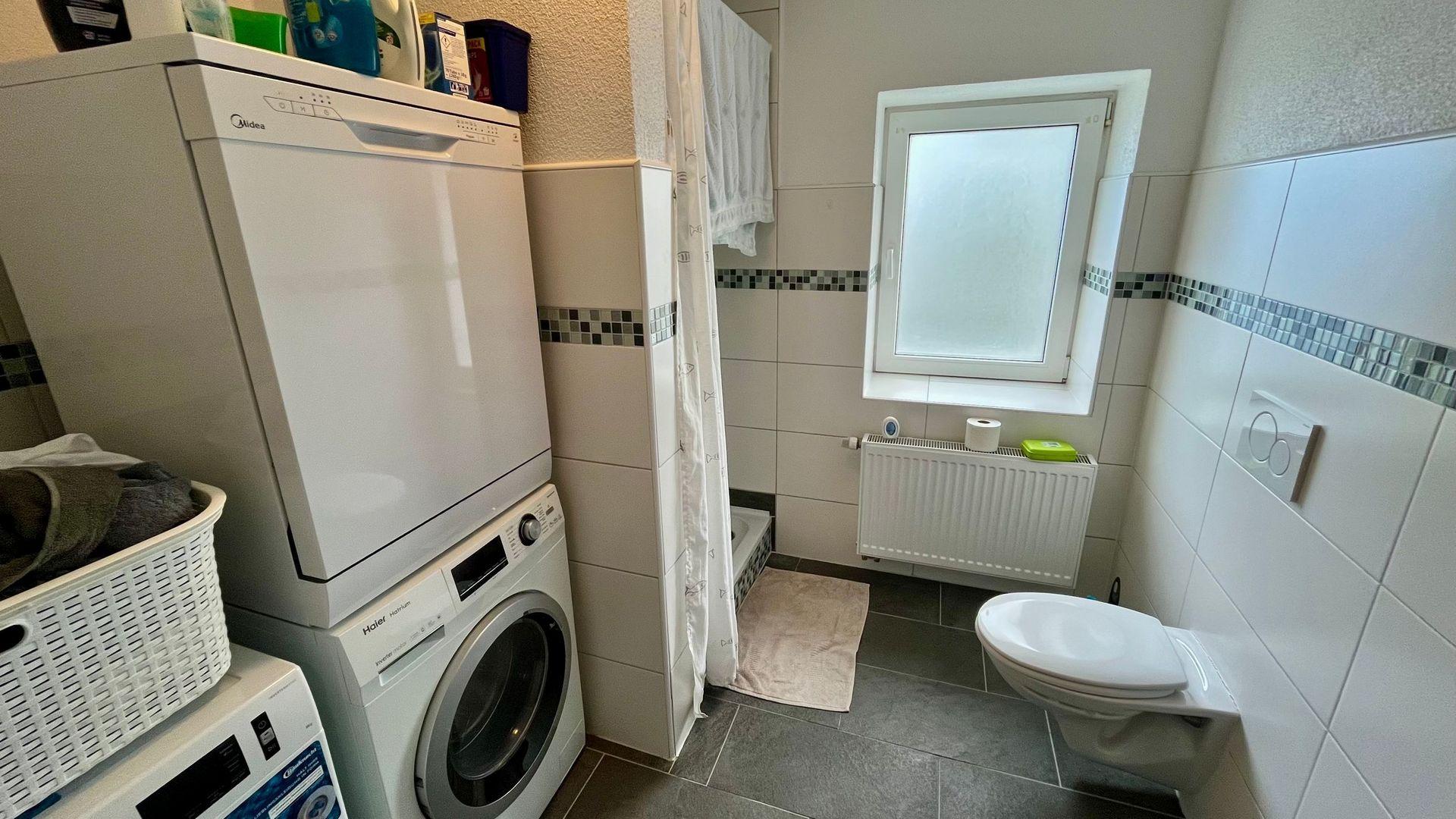 Modernes Badezimmer