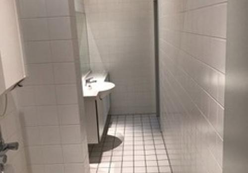 Damen-WC 1