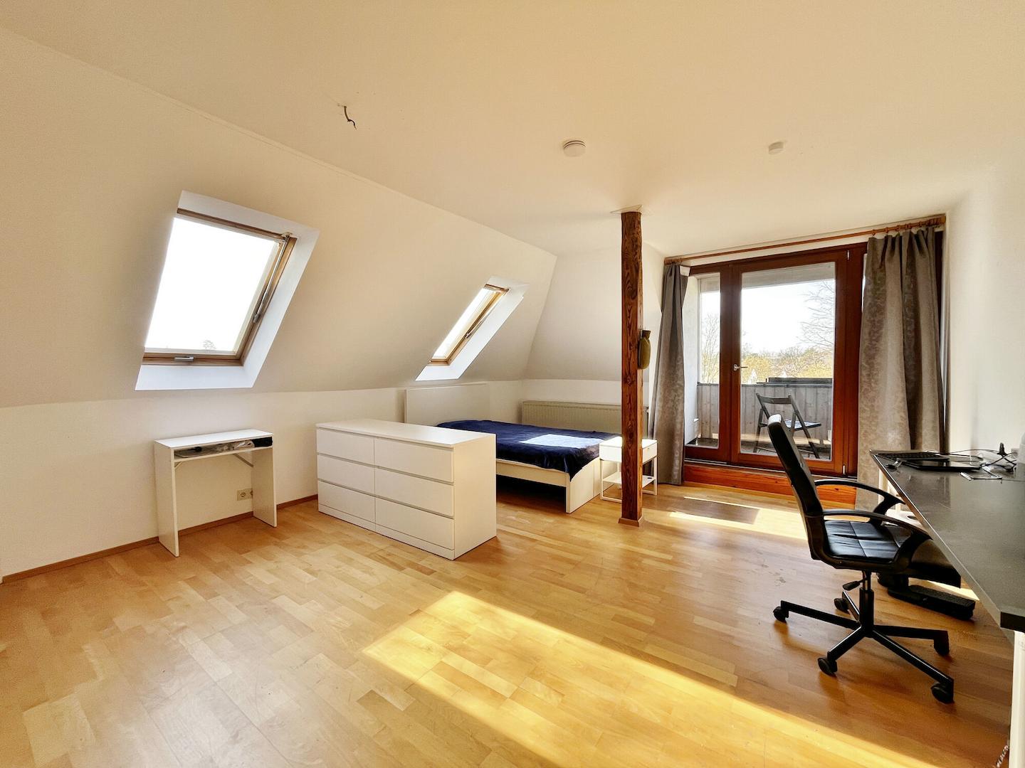 Schlafzimmer 1mit Balkonaustritt