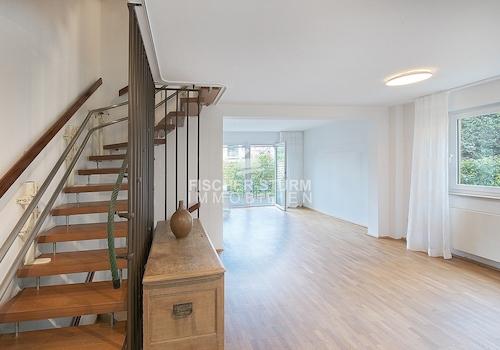 Treppe zum Obergeschoss