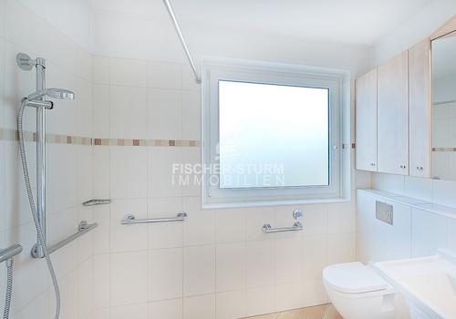 Duschbad mit Fenster