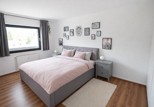 Das ca. 14 m² große Schlafzimmer