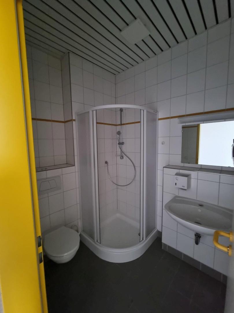 Krankenhaus_Patienten_Bad