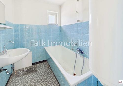 TL-Bad mit Badewanne