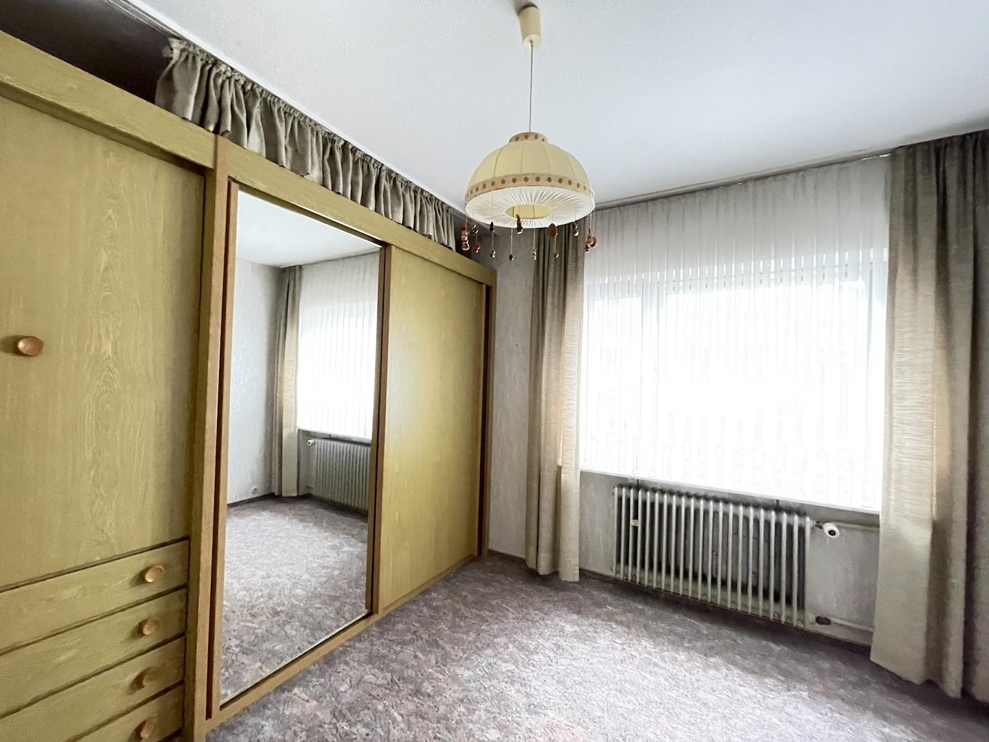 Schlafzimmer (EG)