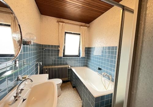 Badezimmer (OG)