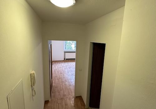 Flur - Rechts Badezimmer