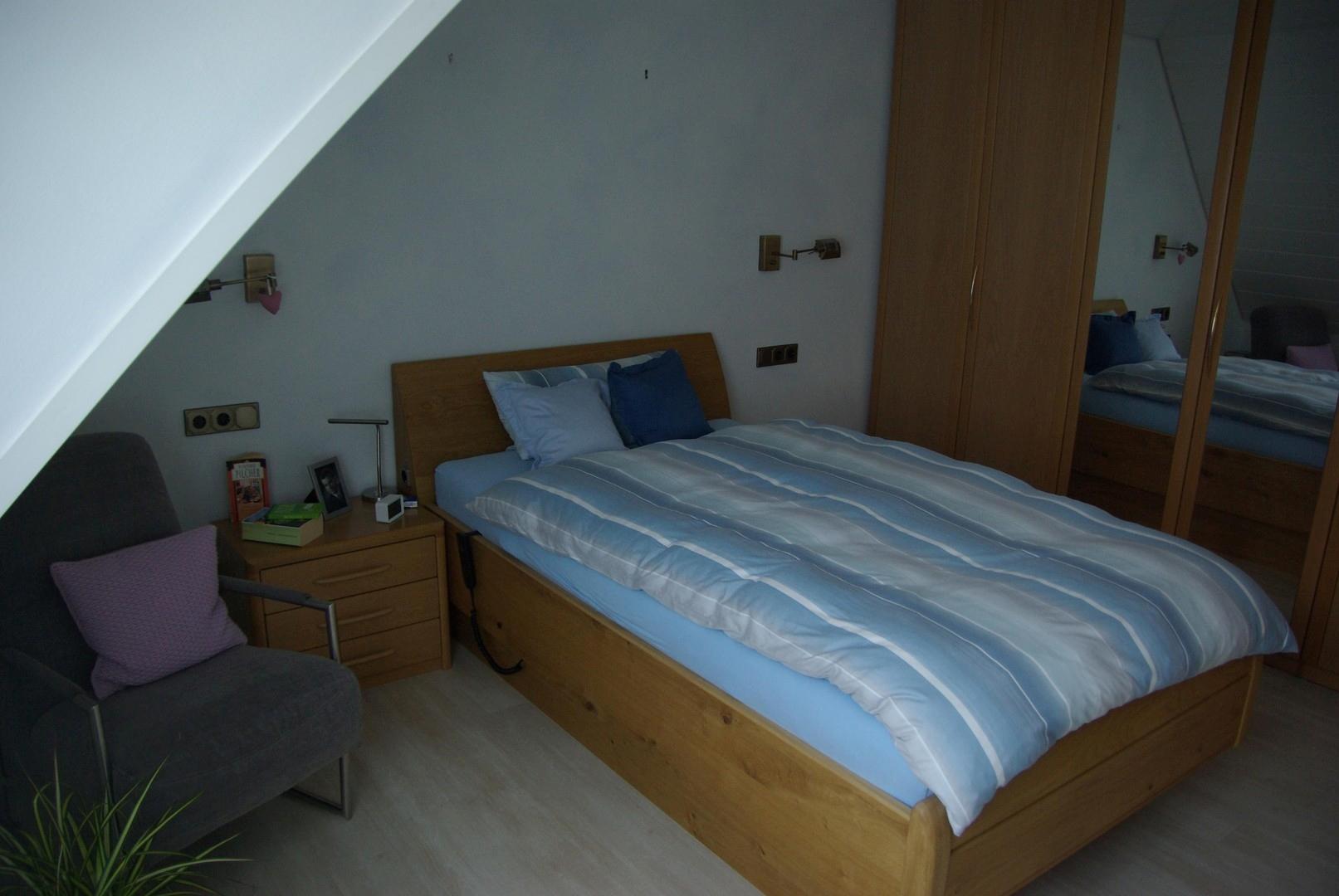 Schlafzimmer 1