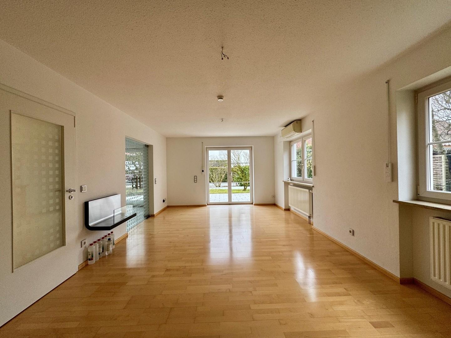 EG Wohnzimmer inkl. Gel-Kamin