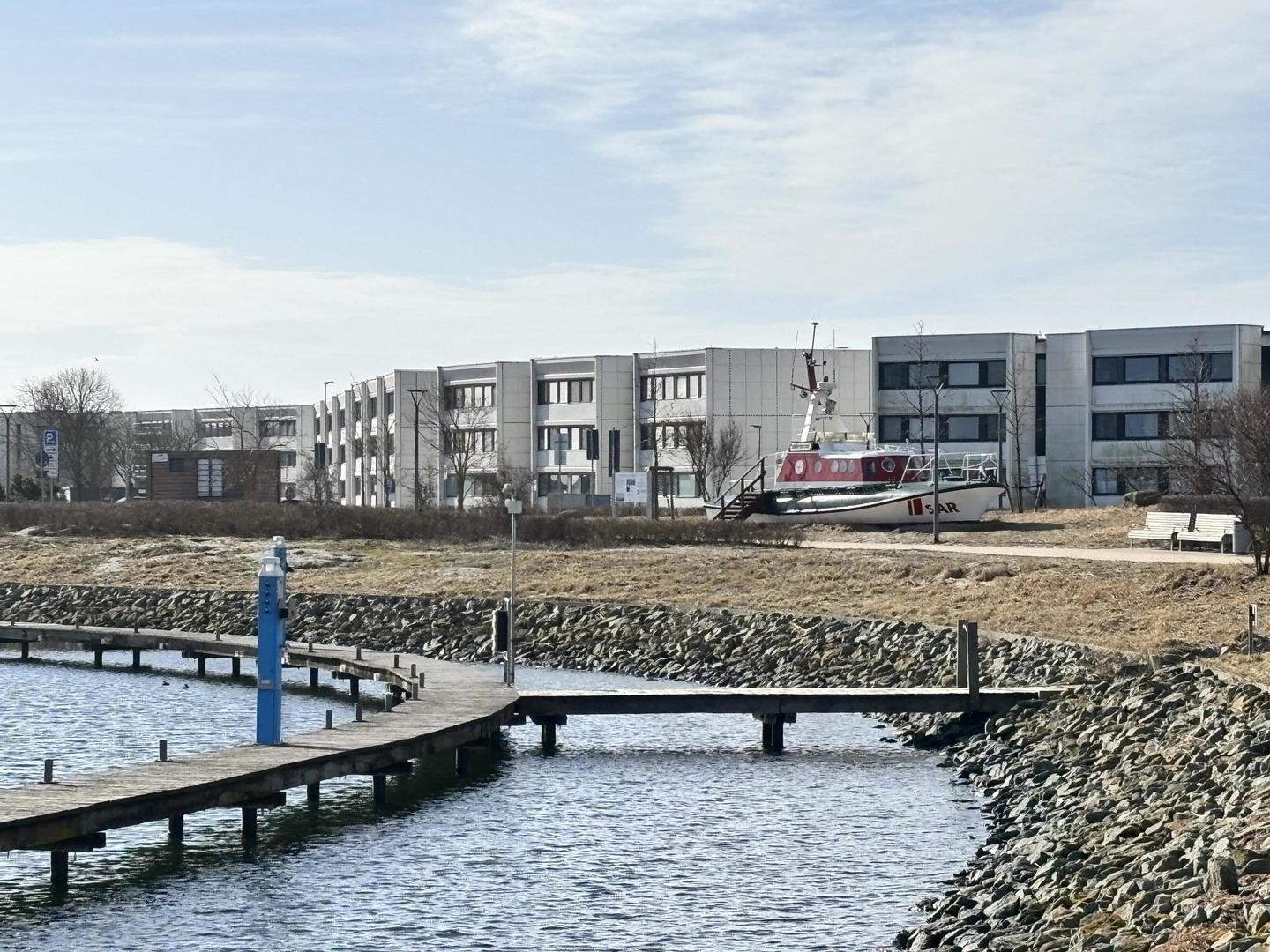 Blick vom Aussichtsturm Richtung Gebäude