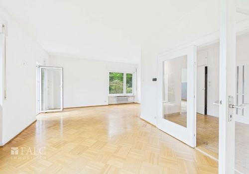 ... mit angrenzendem Esszimmer
