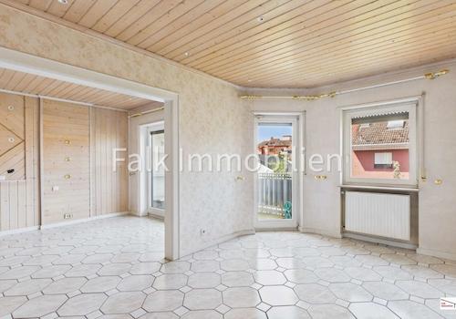 Schlafzimmer 1 mit Zugang Balkon Obergeschoss