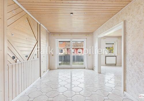 Schlafzimmer 2 mit Zugang Balkon Obergeschoss